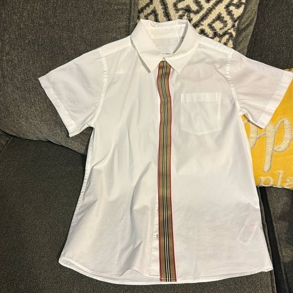 Authentic boys Burberry polo size 12 - Picture 1 of 4